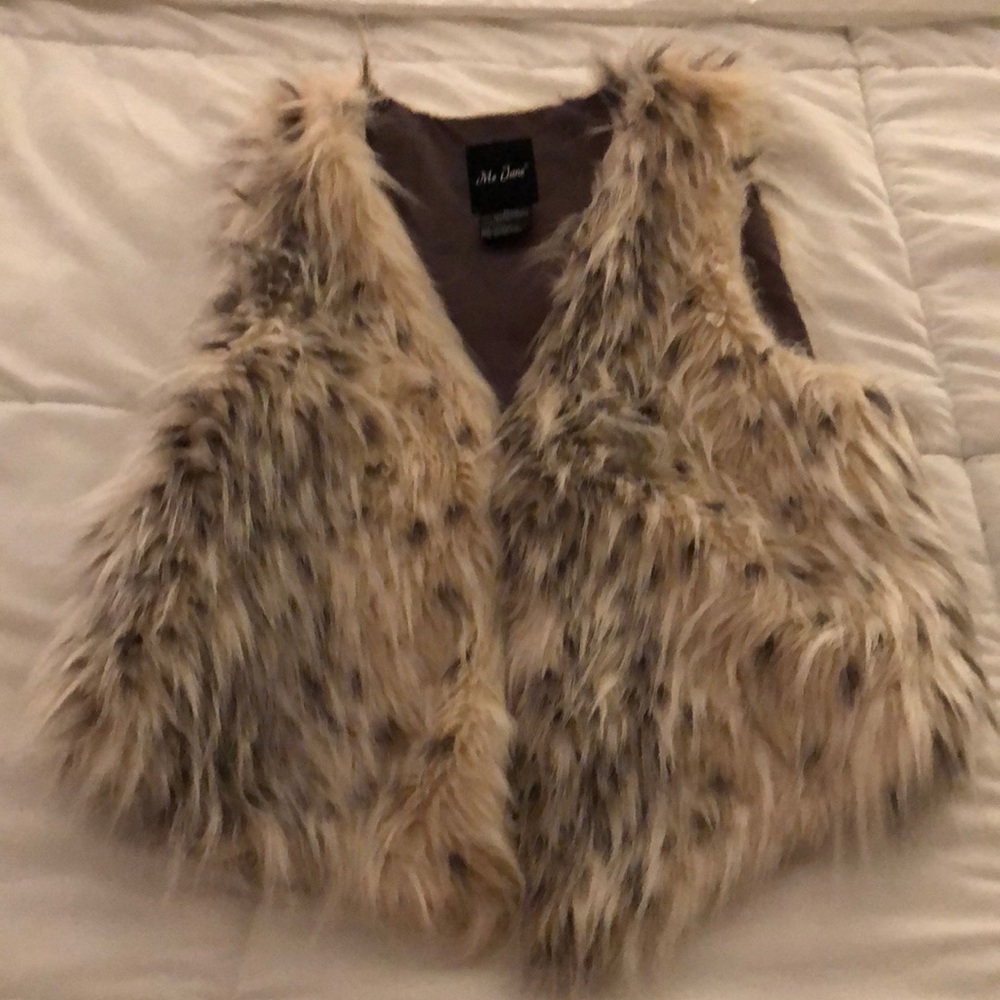 Furry fashionable vest